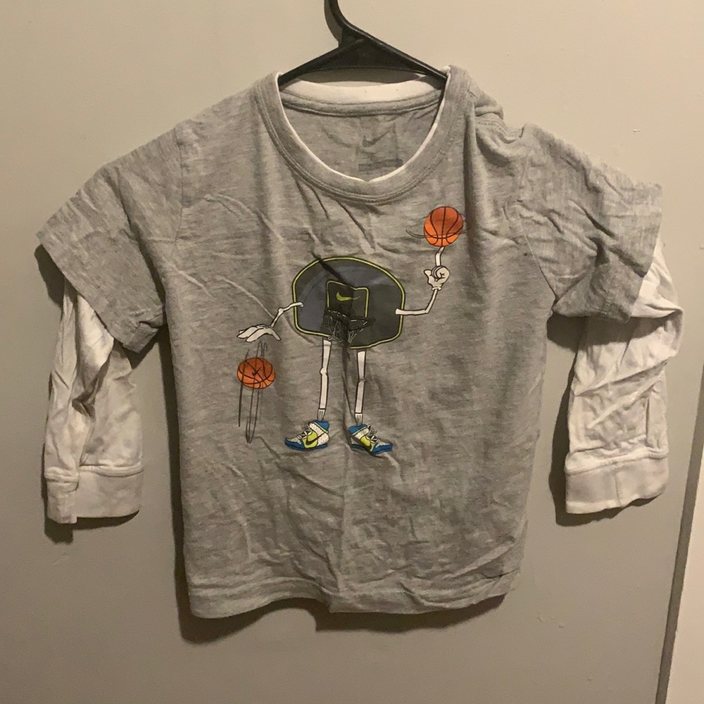 Gray Nike long sleeve shirt size 7 for kids